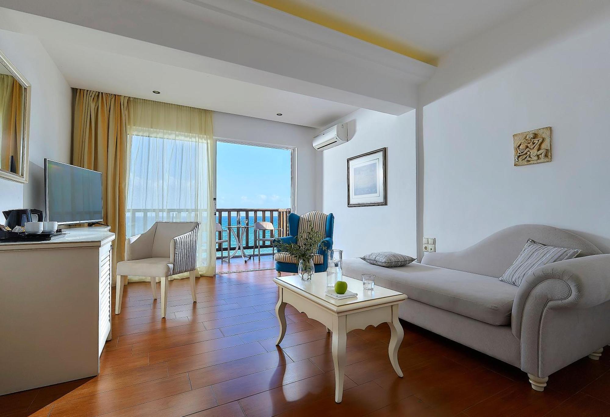 Premium Suite 2 Rooms Beach Front,1580431925:JPEG